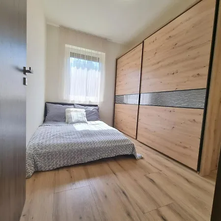 Leda Pihenohaz By Bltn