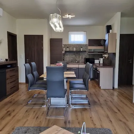 Leda Pihenohaz By Bltn Lejlighed *