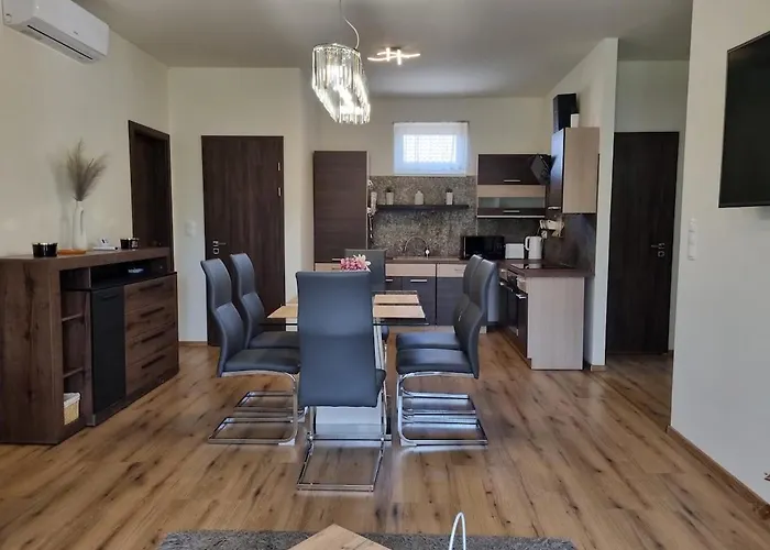 Leda Pihenohaz By Bltn Lägenhet *